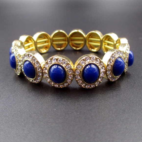 Jewelry - Vintage Gold Tone Faux Blue Stone Bracelet